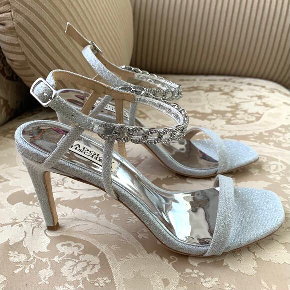 NEW Badgley Mischka Kai Jeweled Chain Detail Heels in Silver - Picture 3 of 12